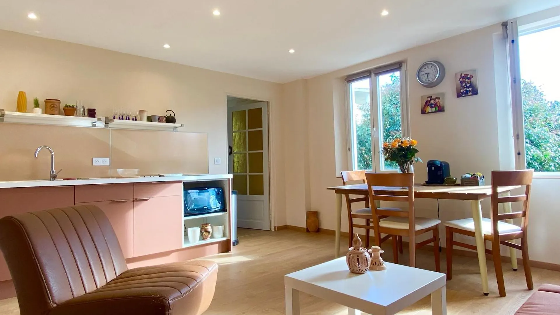 Great Flat! 10 Minute Walk From Train Station And Palais Daire Cannes Fransa